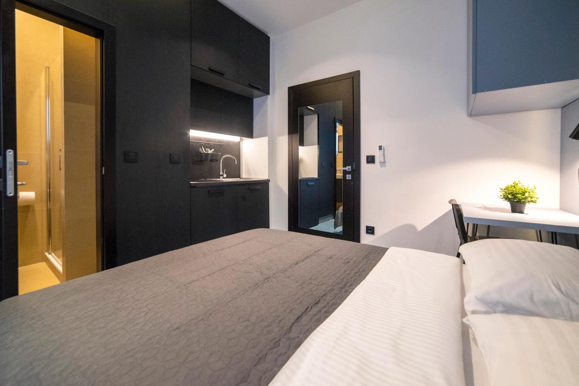 Bella Mia, 1st Floor