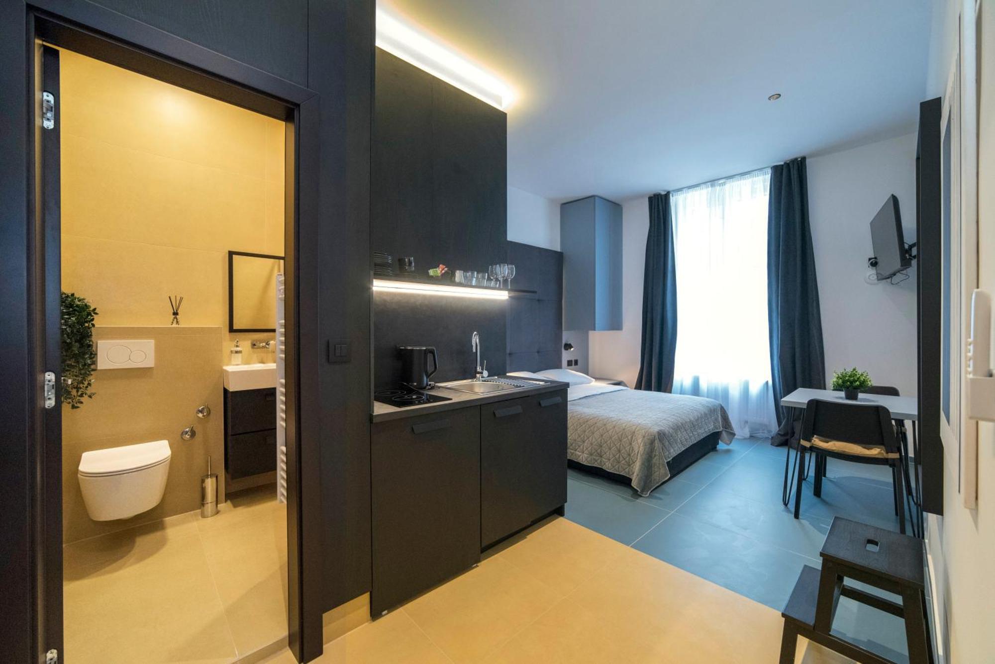Bella Mia, 1st Floor