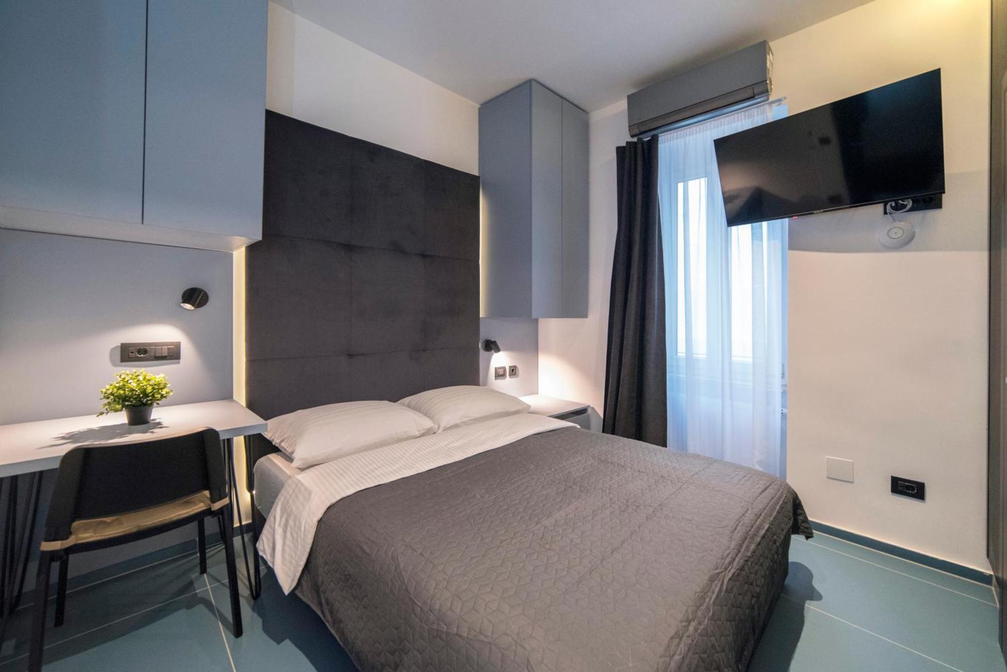 Bella Mia, 1st Floor